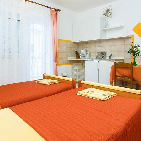 Lovely Apartment In Omis With Kitchenette Zewnętrze zdjęcie