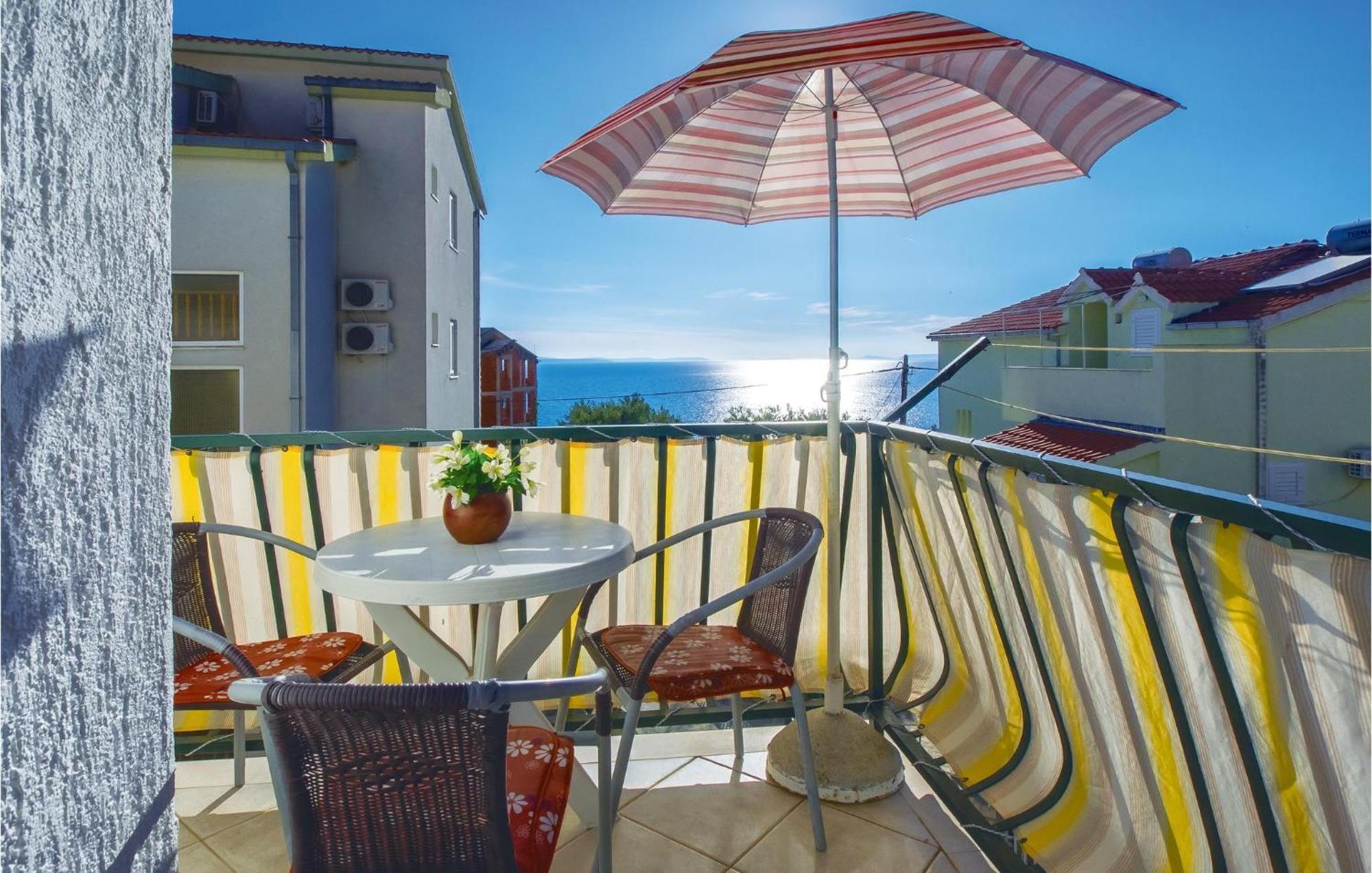 Lovely Apartment In Omis With Kitchenette Zewnętrze zdjęcie