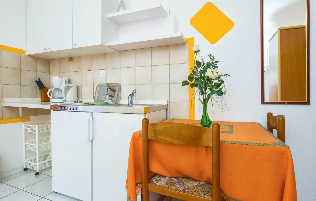 Lovely Apartment In Omis With Kitchenette Zewnętrze zdjęcie